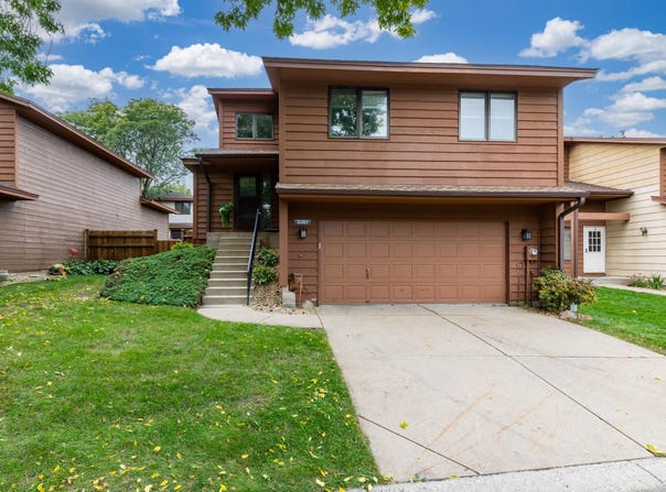 5361 Emerald Way, Apple Valley, MN 55124