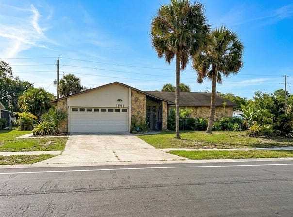 1561 AVALON BOULEVARD, CASSELBERRY, FL 32707