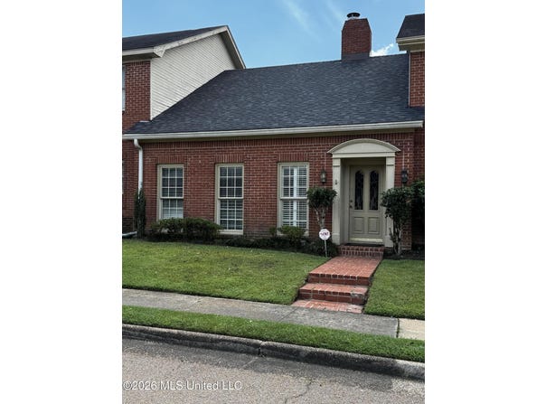3 Village Green Circle, Jackson, MS 39211
