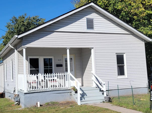 429 Ted Ave, Marshall, MO 65340