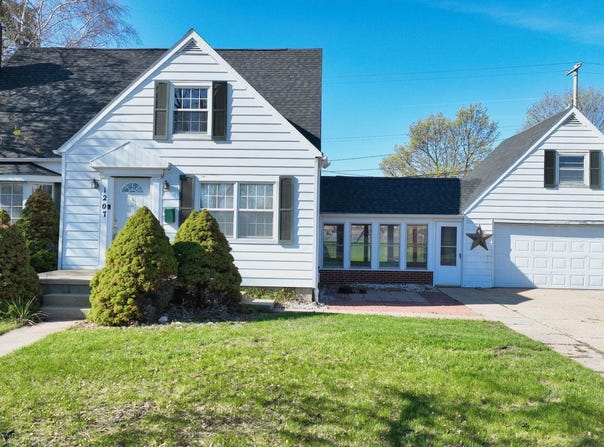 1207 North Drive, Mt Pleasant, MI 48858