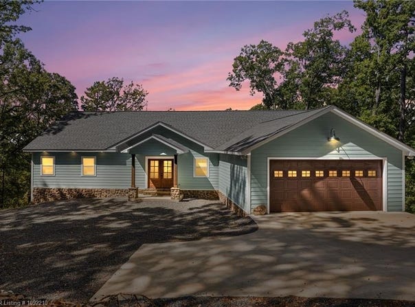 9 Lakeview TER, Mt Ida, AR 71957