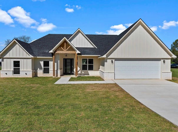 324 County Road 2204D, Tatum, TX 75691
