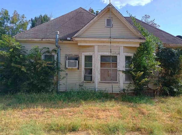 327 N 5th St, Chickasha, OK 73018