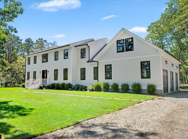 95 N Summit Boulevard, Westhampton, NY 11977