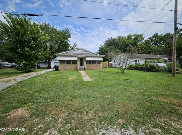 302 Chicago, Marionville, MO 65705
