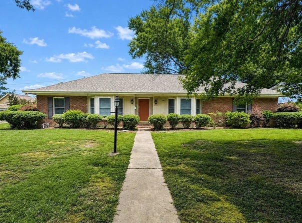 320 Oak Grove Dr, Grenada, MS 38901