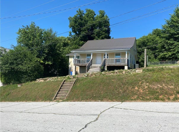 216 N Willow Street, Harrison, AR 72601