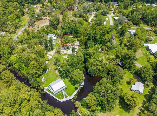 SE 376th St, Suwannee, FL 32692