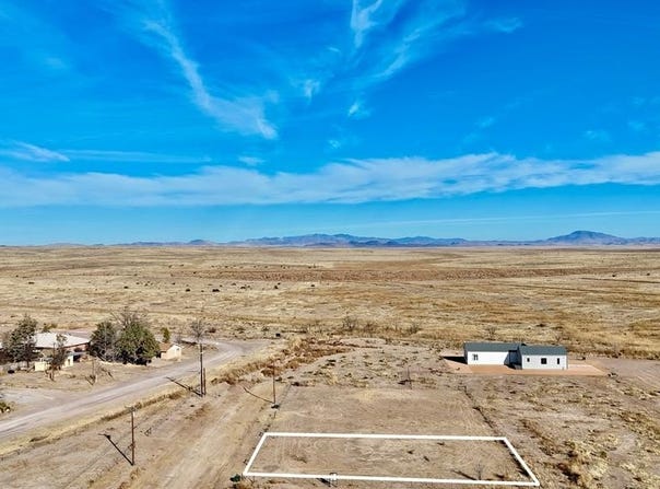 1002 N Plateau St, Marfa, TX 79843