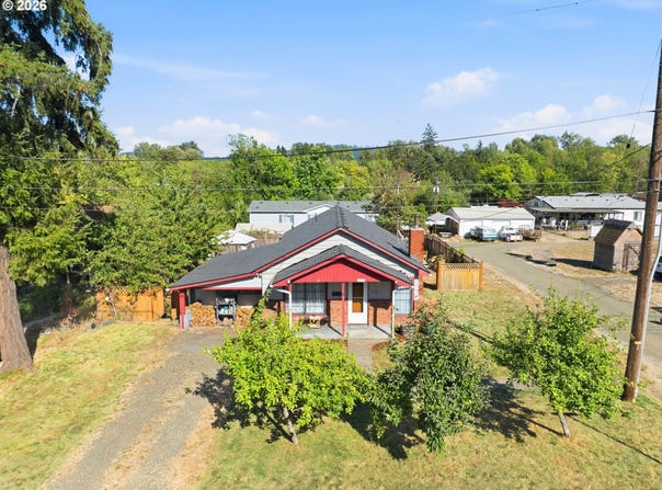221 WALNUT St, Independence, OR 97351