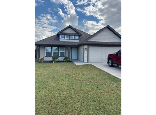 305 Sunnyside Drive, Trenton, TX 75490