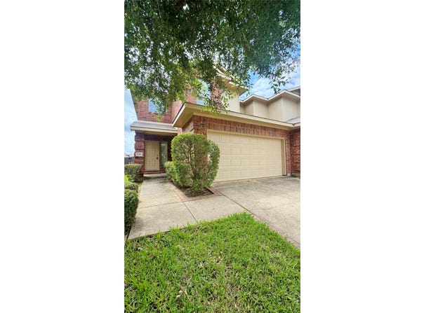 2260 Stonebrook Lane, Mesquite, TX 75181