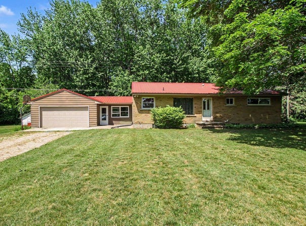 6025 Zimmer Road, Haslett, MI 48840
