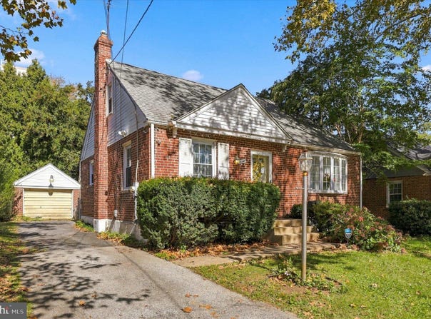 7 GOLF Road, DARBY, PA 19023