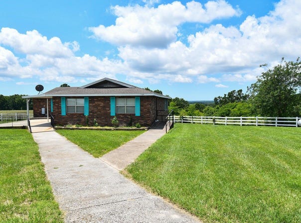 194 State Highway Mm, Niangua, MO 65713