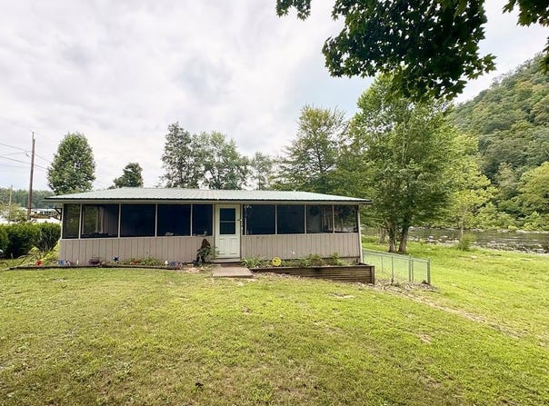 753 Doc Fox Road, FOREST HILL, WV 24935