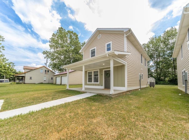 623 E Main Street, Spiceland, IN 47383