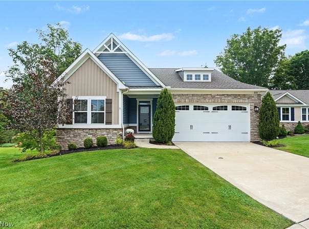 830 Sunrise Circle, Aurora, OH 44202