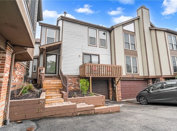 320 Spring Run Drive, Monroeville, PA 15146