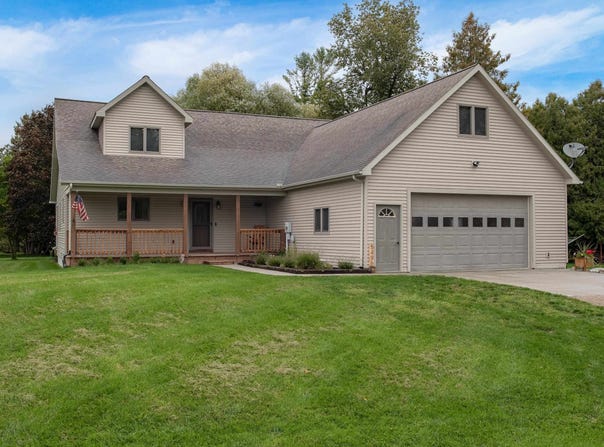 5496 S Cedar River Road, Gladwin, MI 48624