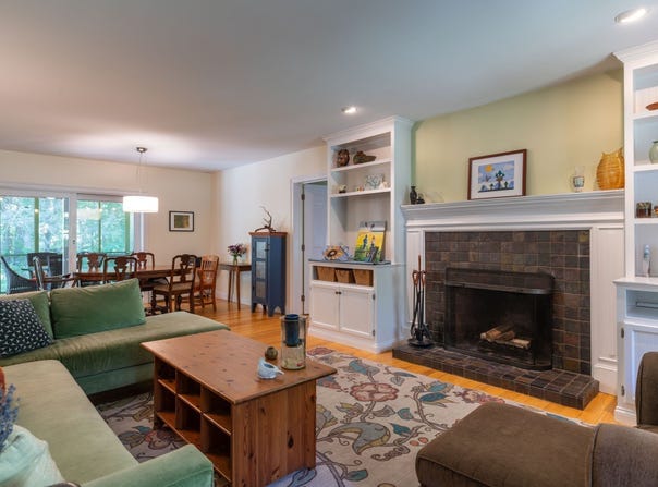 18 Fort Hill Rd, Williamsburg, MA 01039