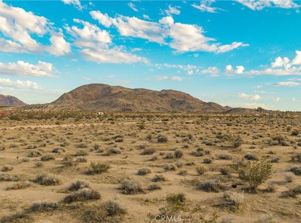 56220 University Boulevard, Landers, CA 92285