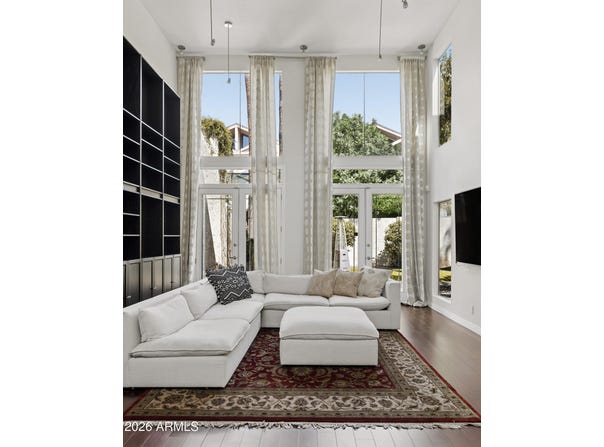 102 W VICTORIA Square, Phoenix, AZ 85013