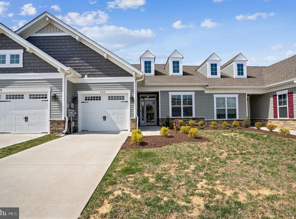 100 CAMDEN CIR, LA PLATA, MD 20646