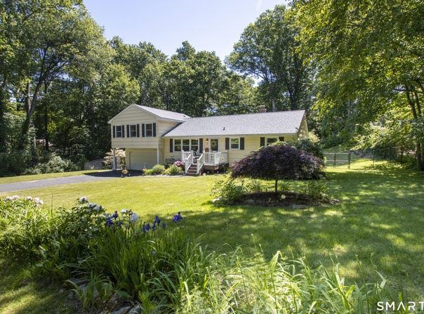 19 Tower Lane, Shelton, CT 06484