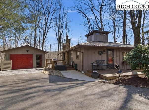 154 Lady Slipper Loop, Newland, NC 28657