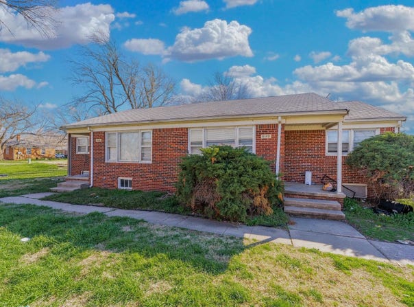 6142 E Harry St, Wichita, KS 67218