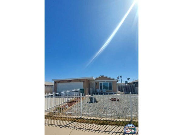 1735 Scott Ave, El Centro, CA 92243