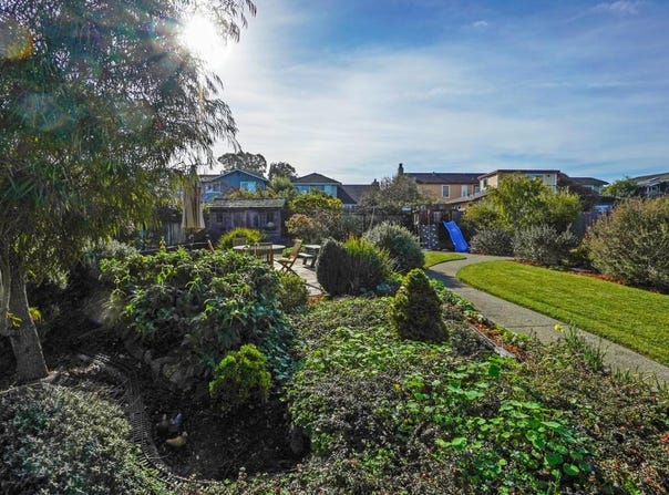 7 Kelly AVE, HALF MOON BAY, CA 94019