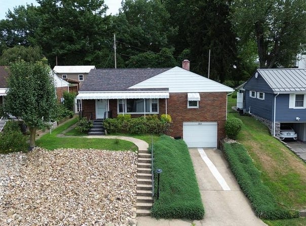 323 CHESTNUT AVE, Wheeling, WV 26003