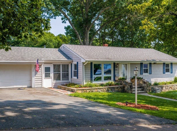 206 Lafayette St, Fall River, MA 02723