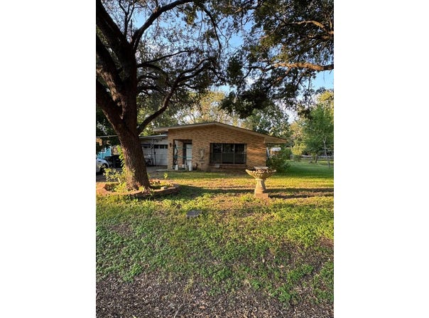 212 Elizabeth, Palacios, TX 77465