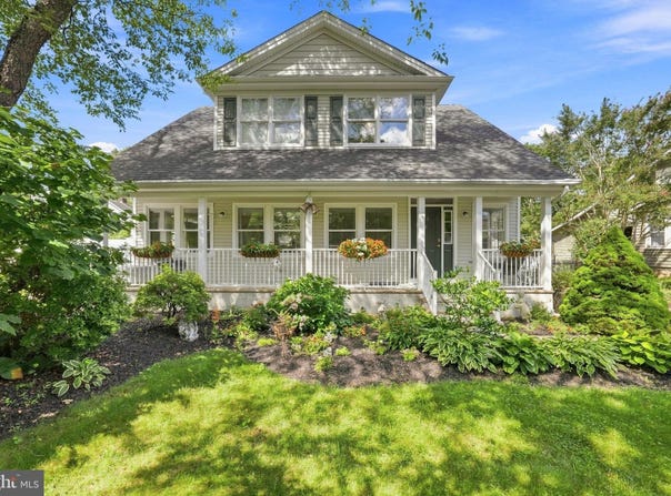 218 MAXWELL AVE., EAST WINDSOR, NJ 08520