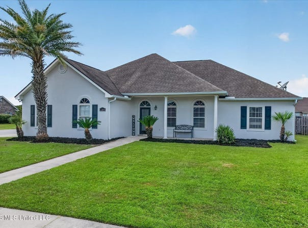 2109 Eva Avenue, Ocean Springs, MS 39564