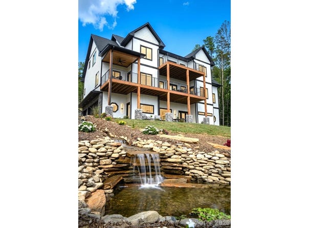 74 Jeranna Road, Mills River, NC 28759