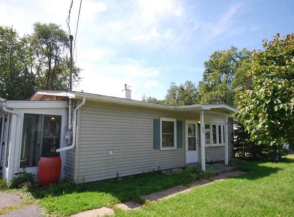 359 Strongbow Trail, Porter, IN 46304