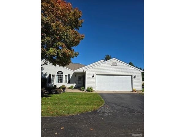 1502 Carriage Drive, Tecumseh, MI 49286