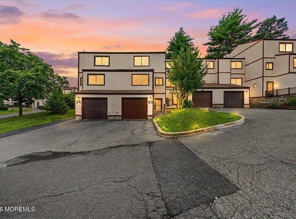 53 Ellen Heath Drive, Matawan, NJ 07747
