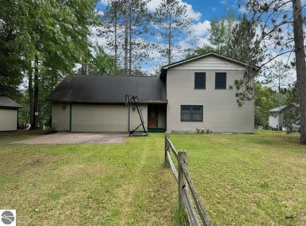 4867 E Shore Drive, Alger, MI 48610