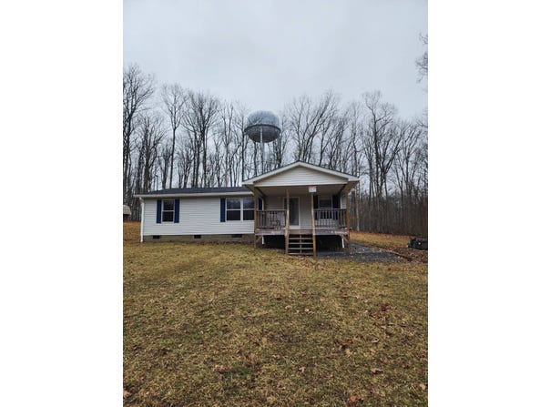 437 Thousand Oaks Dr, Shady Spring, WV 25918