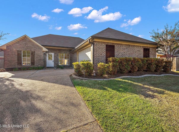 1145 Spanish Oak Drive, Pearl, MS 39208