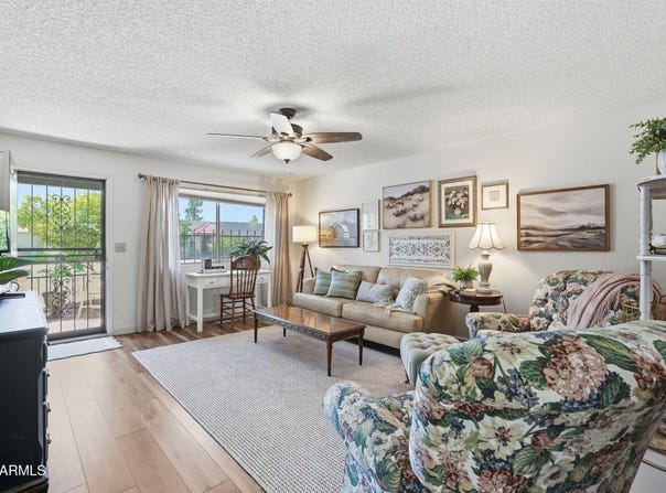 4328 E CAPRI Avenue, Mesa, AZ 85206