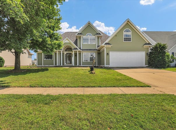 905 PHEASANT RUN Road, Tuscola, IL 61953
