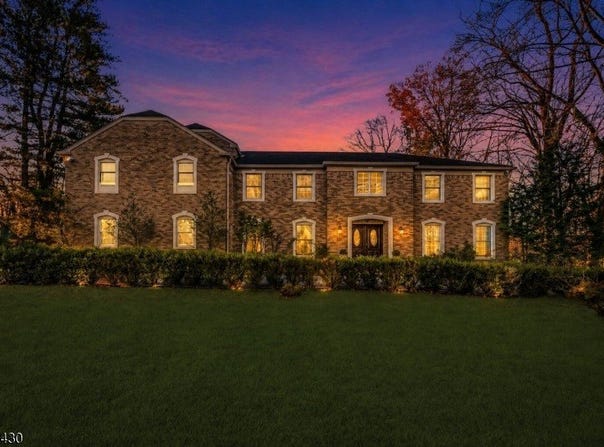 27 Pine Hill Rd, Old Tappan Boro, NJ 07675-7025