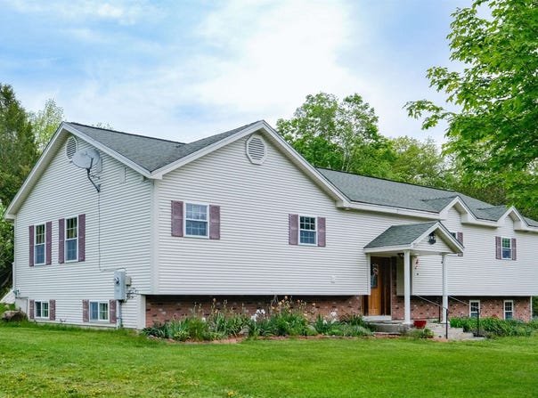 5 Malagash Road, Reading, VT 05062
